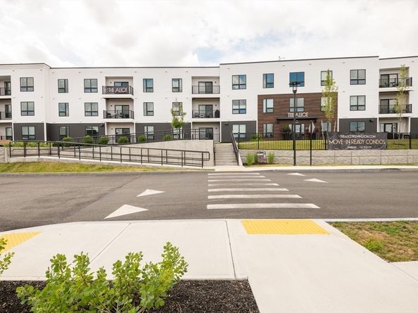 203 Lowell St. 304, Wilmington MA 01887
