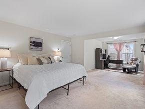 194 Stonehaven Dr, Weymouth MA 02190