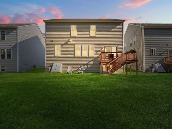 194 Stonehaven Dr, Weymouth MA 02190