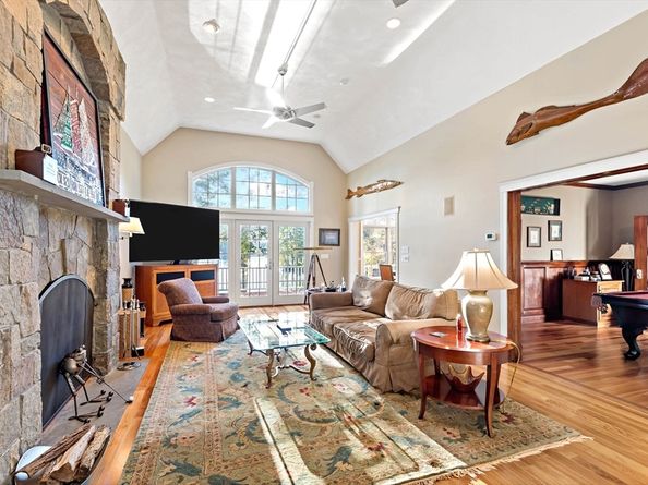 1 Appian Way, Westford MA 01886