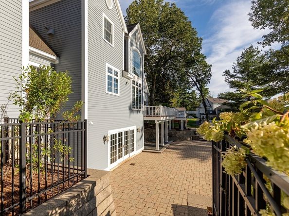 1 Appian Way, Westford MA 01886