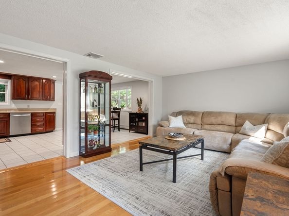 75 Westview, Lexington MA 02421