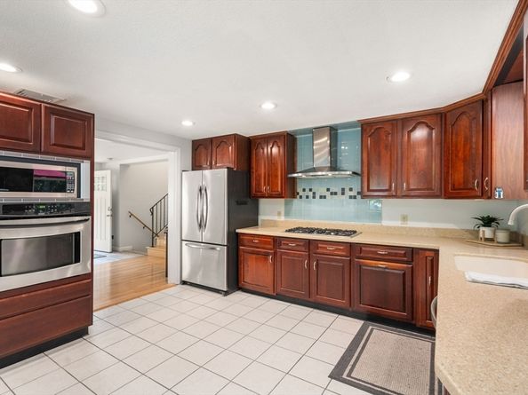 75 Westview, Lexington MA 02421