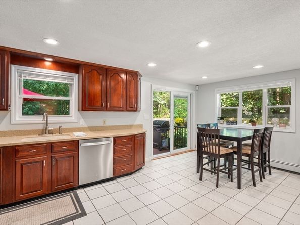 75 Westview, Lexington MA 02421