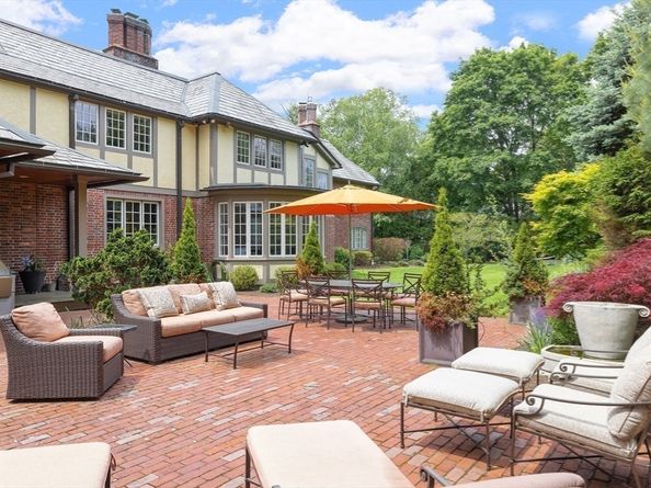 245 Woodward St, Newton MA 02468