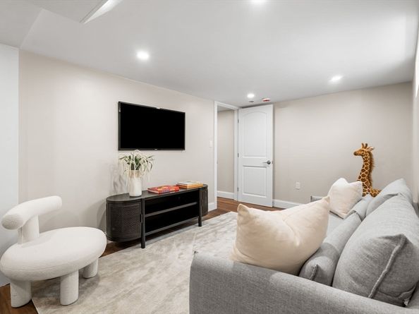 30 Hamilton Rd, Northborough MA 01532