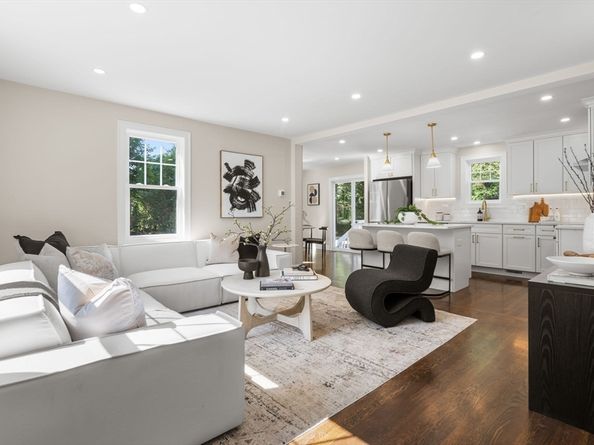 30 Hamilton Rd, Northborough MA 01532