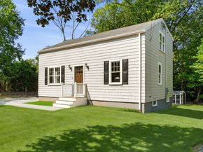 30 Hamilton Rd, Northborough MA 01532