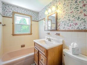 2 Otis St, Woburn MA 01801