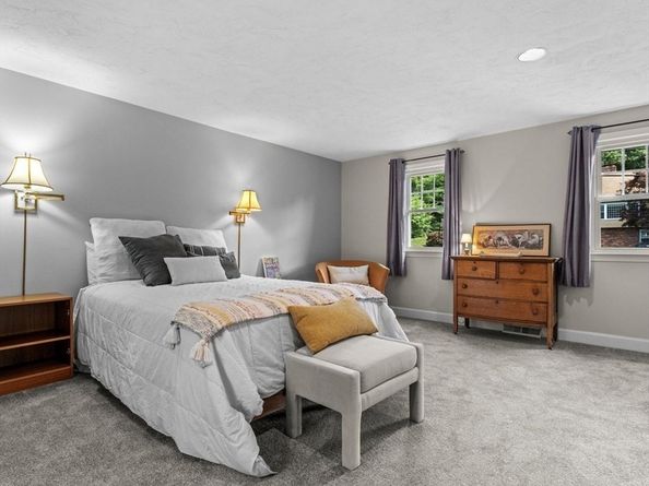 9 Pleasantview Ter, Framingham MA 01701