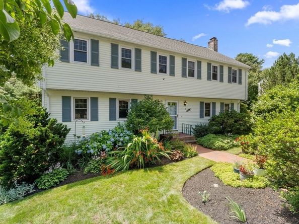 9 Pleasantview Ter, Framingham MA 01701