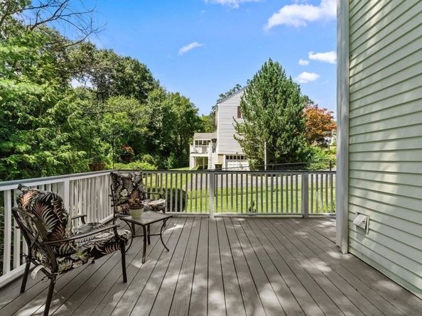 9 Pleasantview Ter, Framingham MA 01701