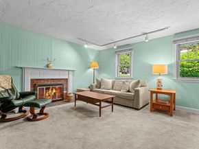 9 Pleasantview Ter, Framingham MA 01701