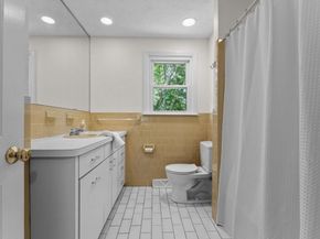 9 Pleasantview Ter, Framingham MA 01701