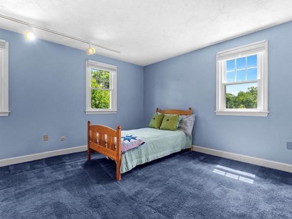 9 Pleasantview Ter, Framingham MA 01701