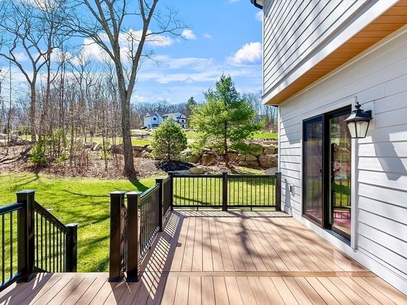1 Whisper Way, Hopkinton MA 01748