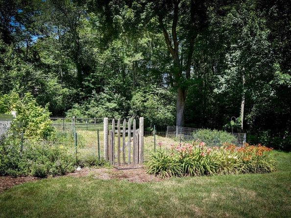 18 Lomas Drive, Framingham MA 01701