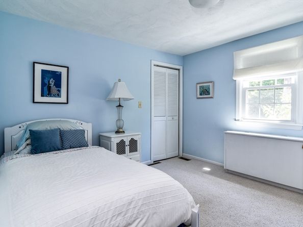 18 Lomas Drive, Framingham MA 01701