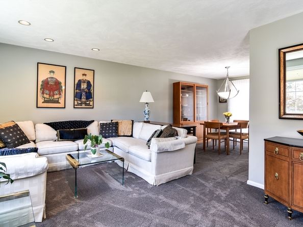 18 Lomas Drive, Framingham MA 01701