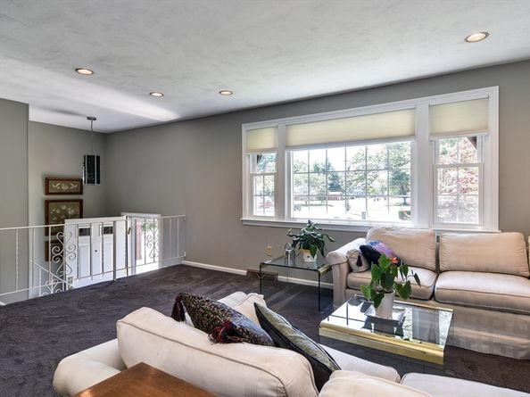 18 Lomas Drive, Framingham MA 01701