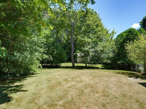 86 Drake Rd, Burlington MA 01803