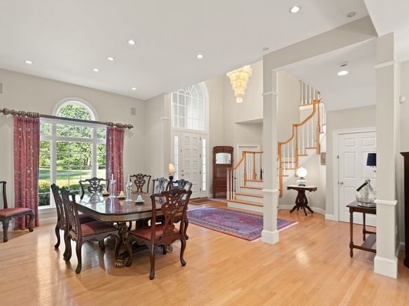 2 New Meadow Lane, Topsfield MA 01983
