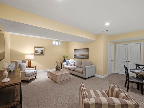 18 Inverness 18, Plymouth MA 02360