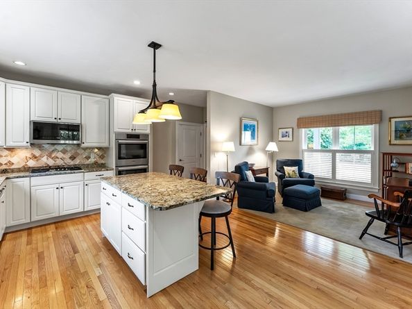 18 Inverness 18, Plymouth MA 02360