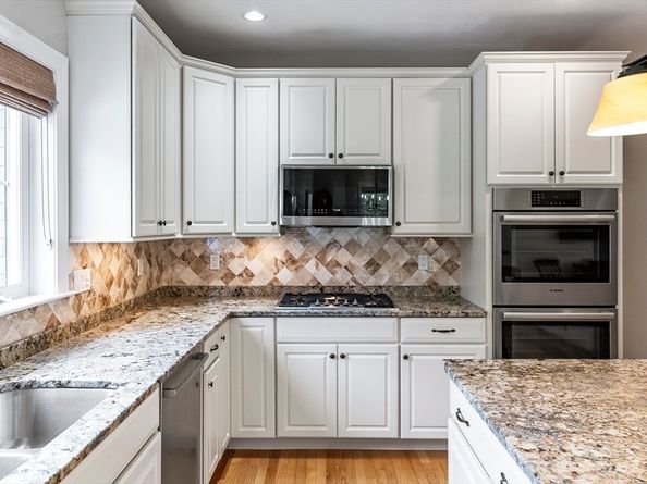 18 Inverness 18, Plymouth MA 02360
