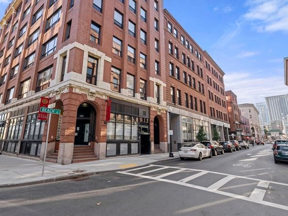 121-123 Beach St 303, Boston MA 02111