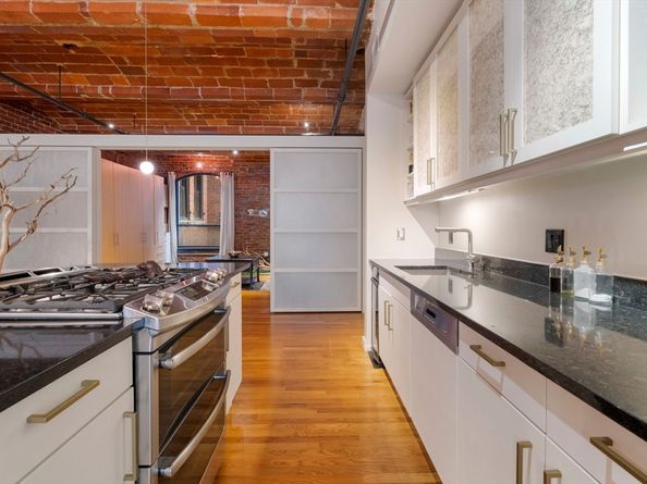 121-123 Beach St 303, Boston MA 02111