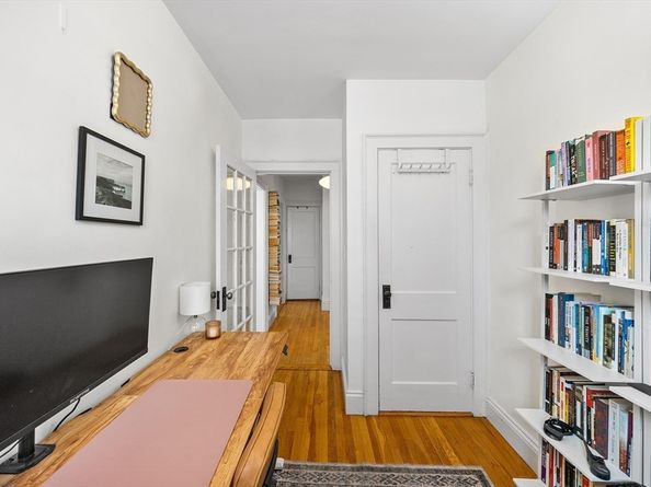 31 Concord Ave 10A, Cambridge MA 02138