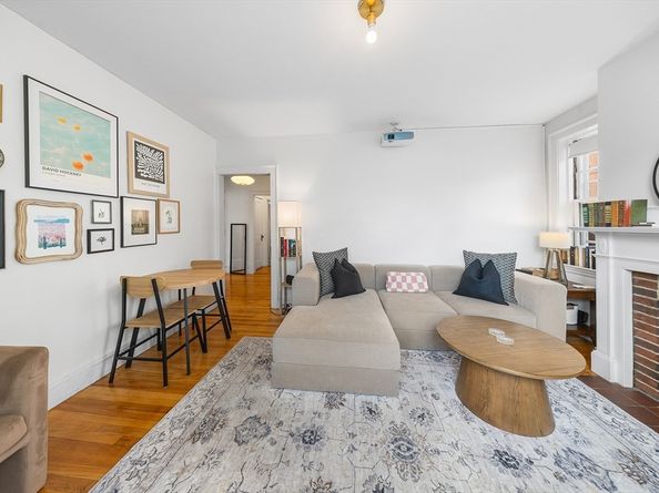 31 Concord Ave 10A, Cambridge MA 02138