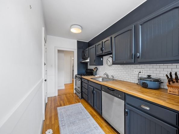 31 Concord Ave 10A, Cambridge MA 02138