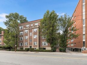 31 Concord Ave 10A, Cambridge MA 02138