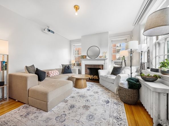 31 Concord Ave 10A, Cambridge MA 02138