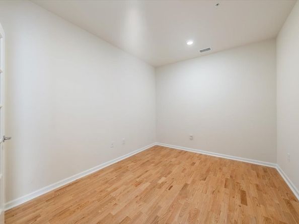 1102 Peters Farm Way 102, Westborough MA 01581