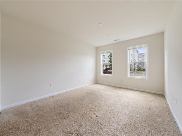 1102 Peters Farm Way 102, Westborough MA 01581