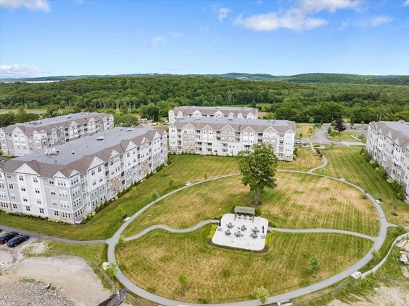 1102 Peters Farm Way 102, Westborough MA 01581