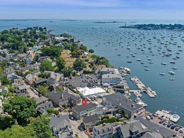 24 Lee St A3, Marblehead MA 01945