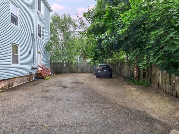 165 Ingleside Ave, Worcester MA 01604