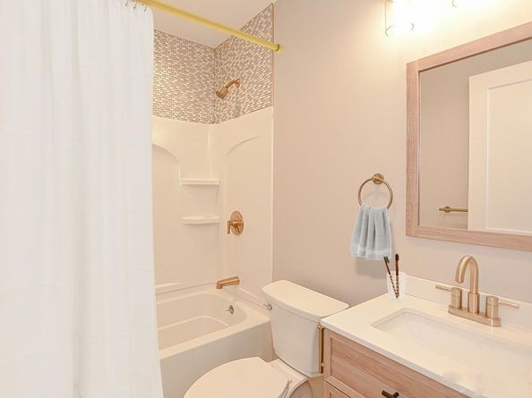 69 Falcon St 2, Boston MA 02128