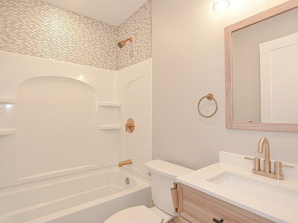 69 Falcon St 2, Boston MA 02128