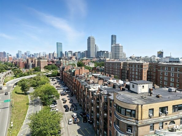 37 Bay State Rd 4, Boston MA 02215