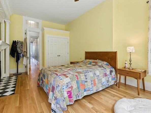 37 Bay State Rd 4, Boston MA 02215