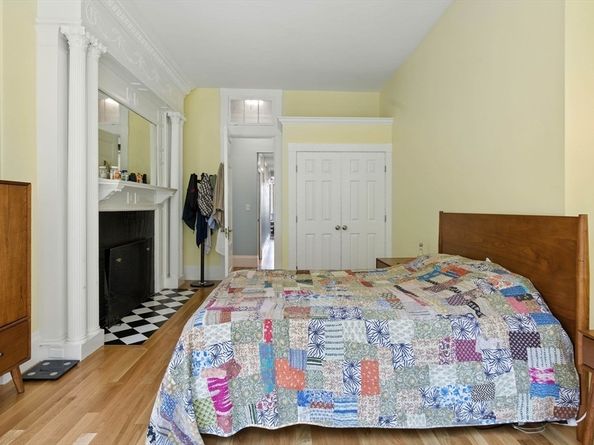 37 Bay State Rd 4, Boston MA 02215