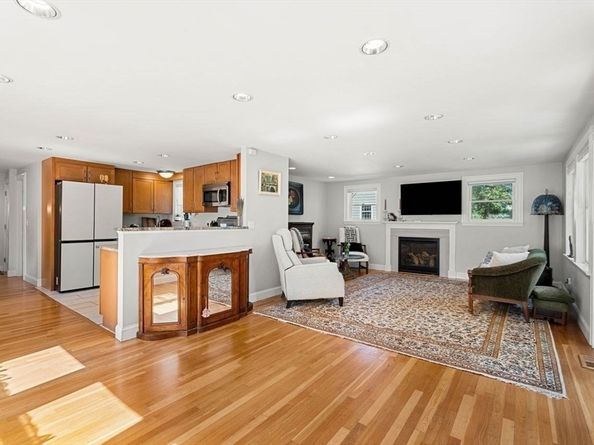 139 Jersey St, Marblehead MA 01945