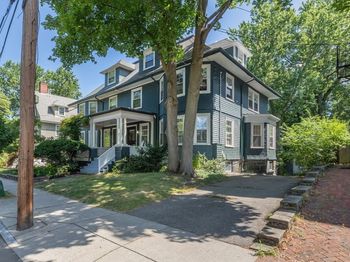 109 Lake View Ave