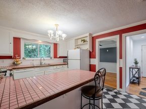 146 Acton Rd, Chelmsford MA 01824
