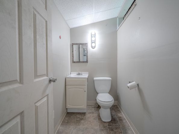 146 Acton Rd, Chelmsford MA 01824